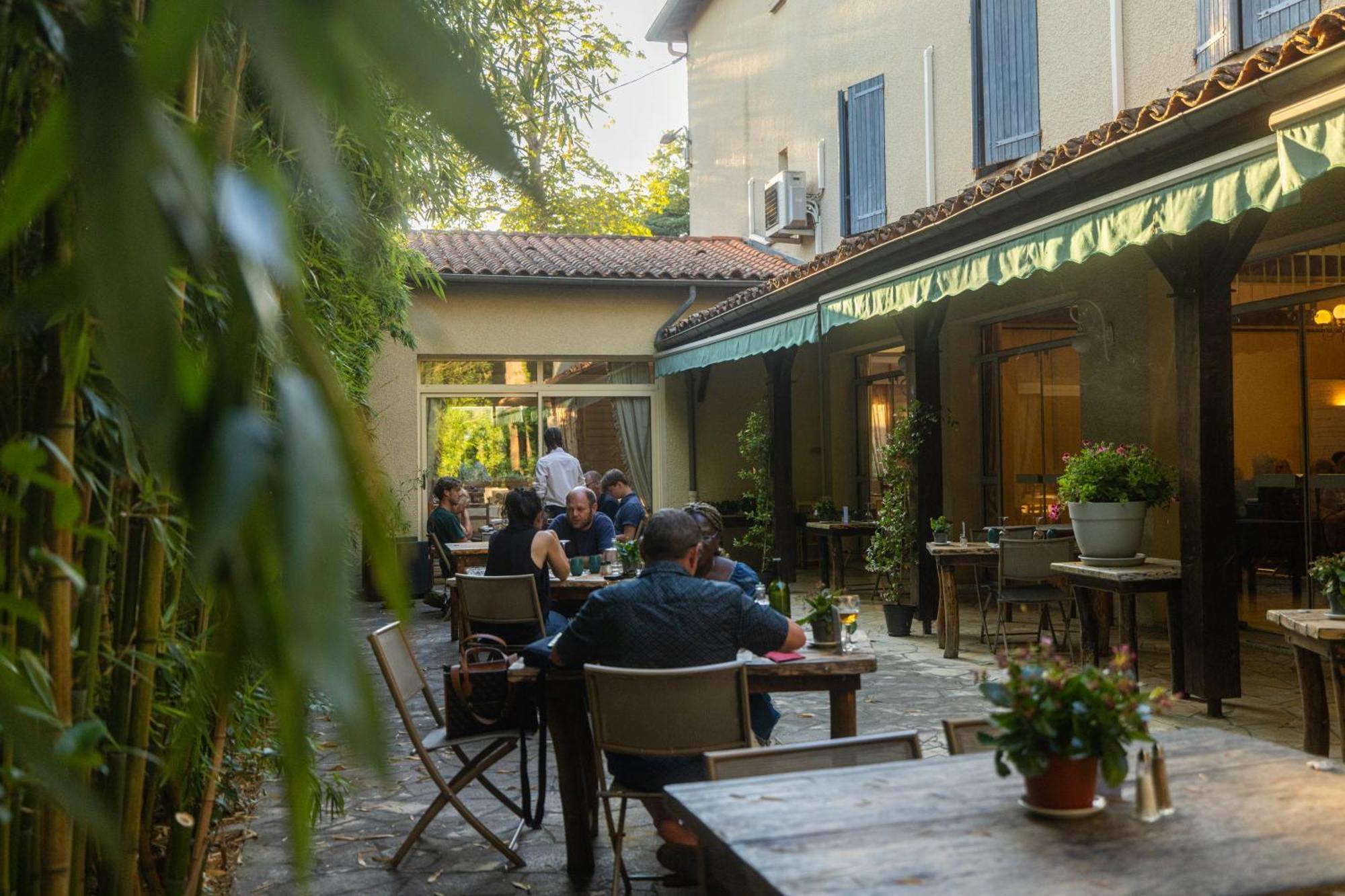 Hotel Restaurant Des Thermes Castera-Verduzan Luaran gambar