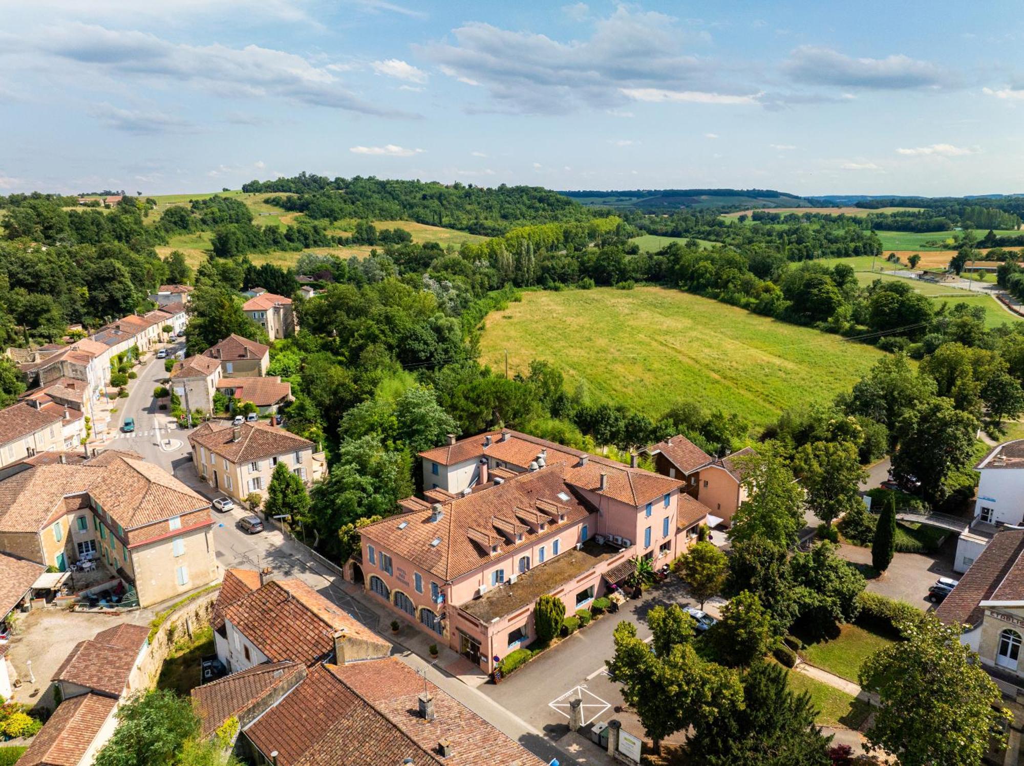Hotel Restaurant Des Thermes Castera-Verduzan Luaran gambar